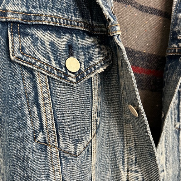Levi’s Men’s Blanket Back Crop Denim Jacket, Custom Levi’s Button, Size L. 0143. - Picture 3 of 11